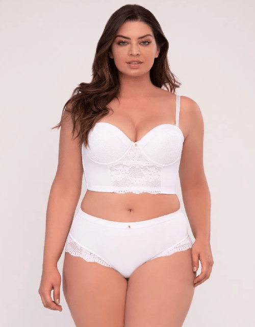 Panty tipo tanga con control de abdomen bajo y encaje