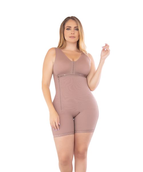 Faja postquirúrgica media pierna con cierre lateral y brasier de alta compresión