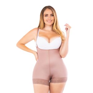 Faja trusa corta invisible de compresión media y realce de glúteos